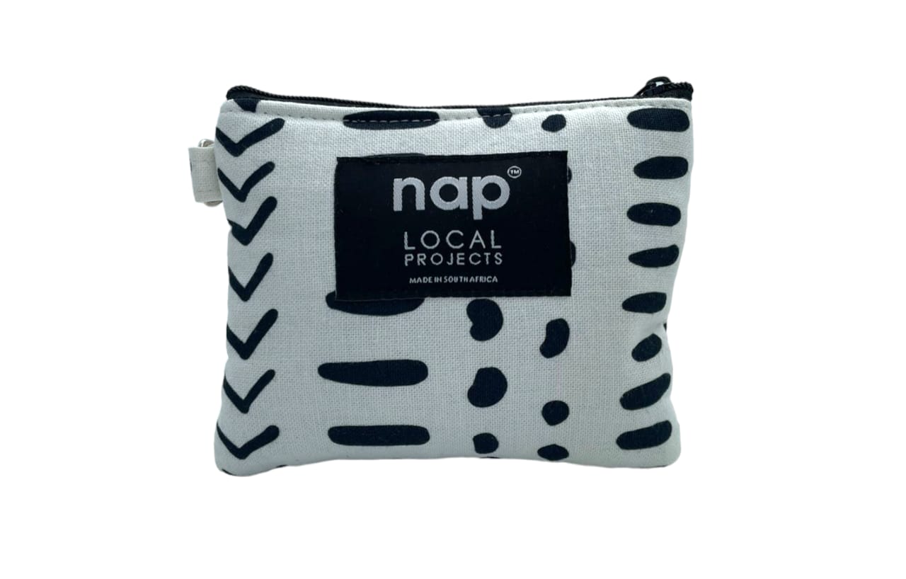BLACK AND WHITE PRINTED COIN PURSE