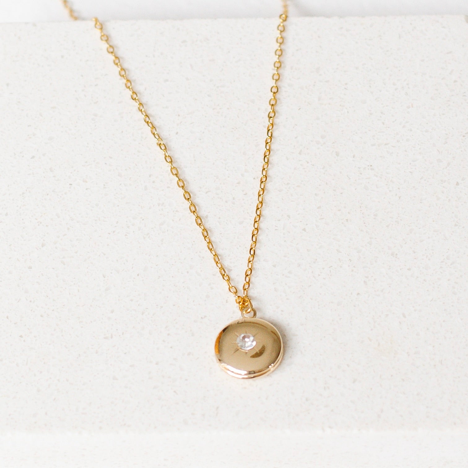 LOCKET CHAIN NECKLACE