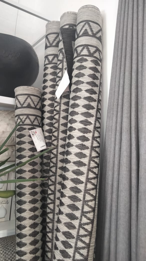 UPCYCLED WOVEN INDOOR & OUTDOOR REVERSABLE MAT ASSORTED