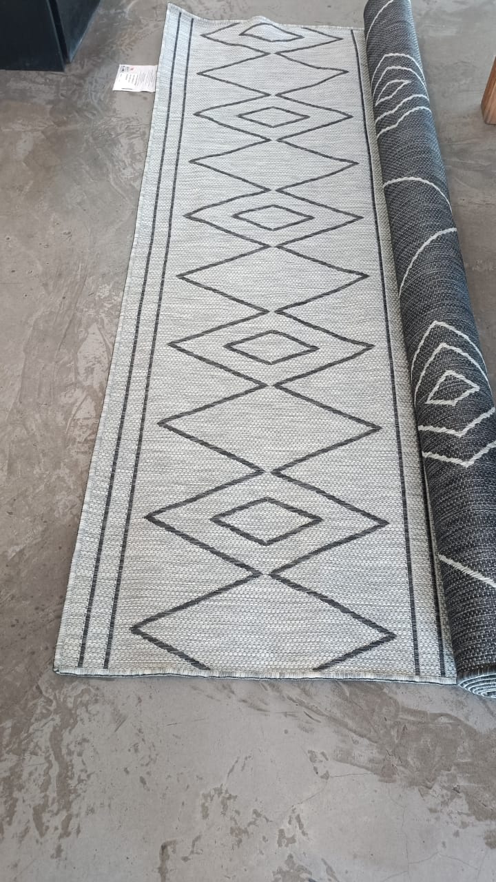 UPCYCLED WOVEN INDOOR & OUTDOOR REVERSABLE MAT ASSORTED