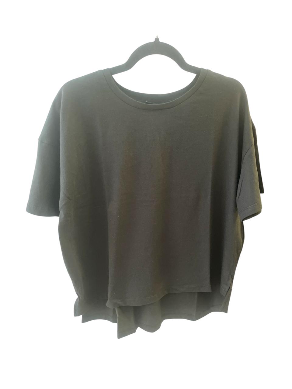 BASIC CREW NECK TEE WITH SIDE SLITS