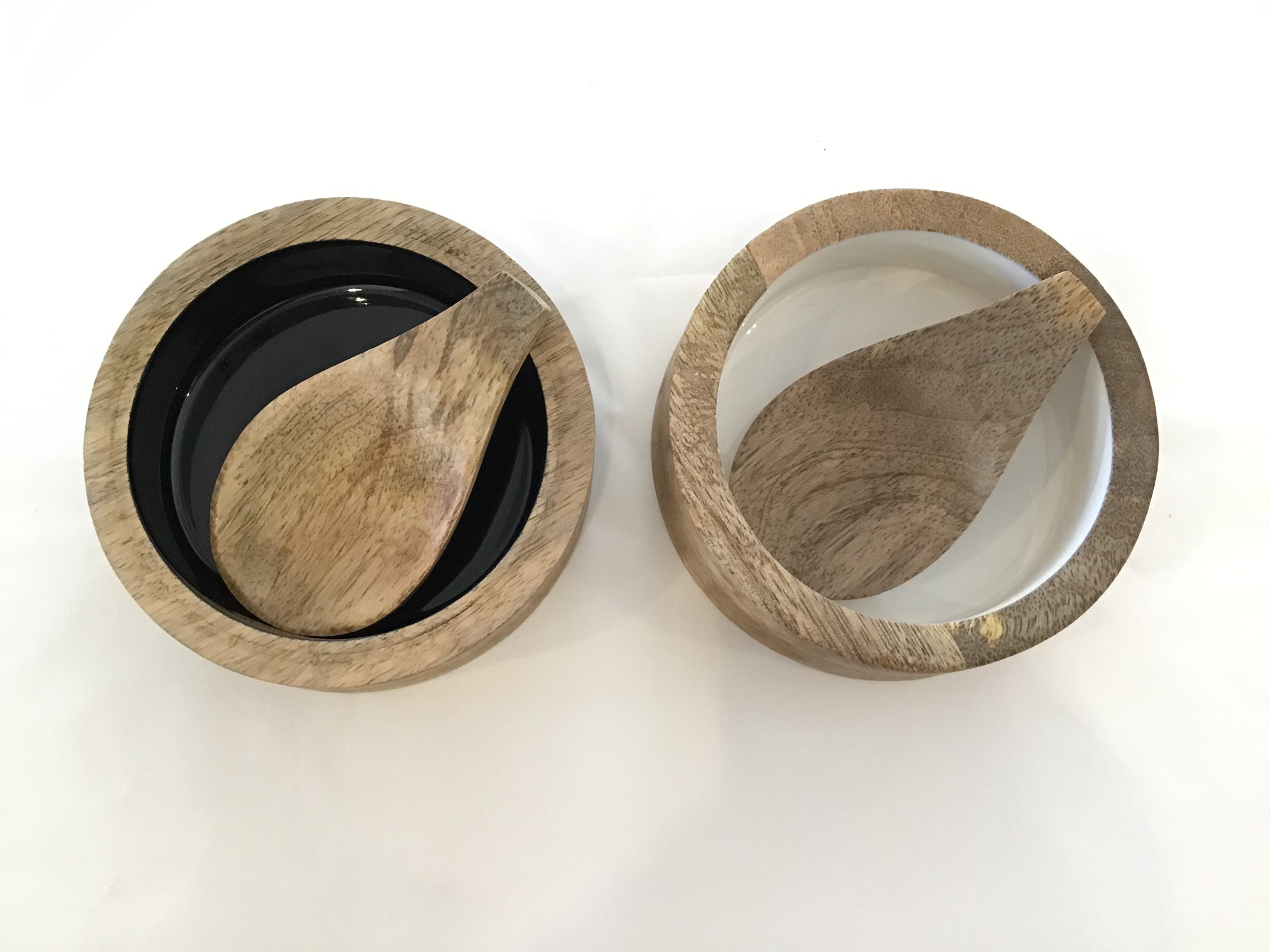 WOOD & ENAMEL ROUND SET